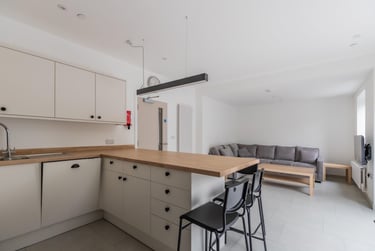 5 bed house, Flora Street, Cathays, Cardiff, CF244EQ - Image 2